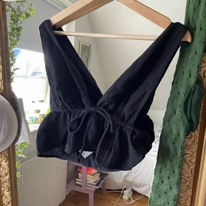 Bikbok topp  - Svart topp från bikbok stl m, endast använd ett fåtal gånger 