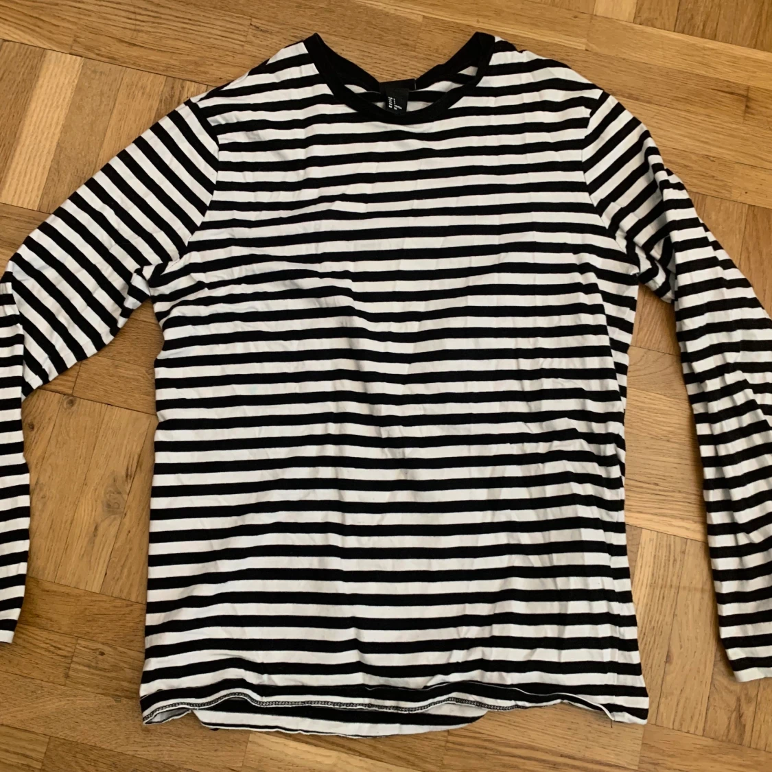 Striped Långärmad (Finns 2 st)