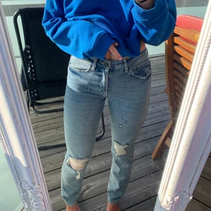 Superfina Vero Moda jeans😝 - Säljs pga att jag har för många liknande jeans, superfina sommarjeans annars, extremt bra skick, som nya🙌😍