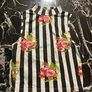 Topp xs - Topp från bik bok strl xs, hel och ren ☺️