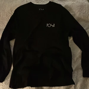 Polar sweatshirt - Ställer en Polar sweatshirt då jag aldrig använder den. Köptes för ungefär ett år sedan men har mest hängt i garderoben.