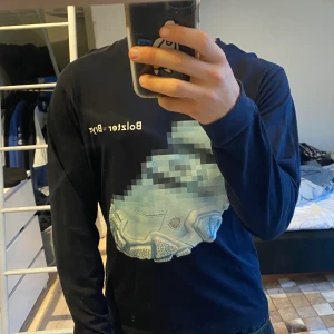 ACNE LONG SLEEVE - Small men sitter mer som medium