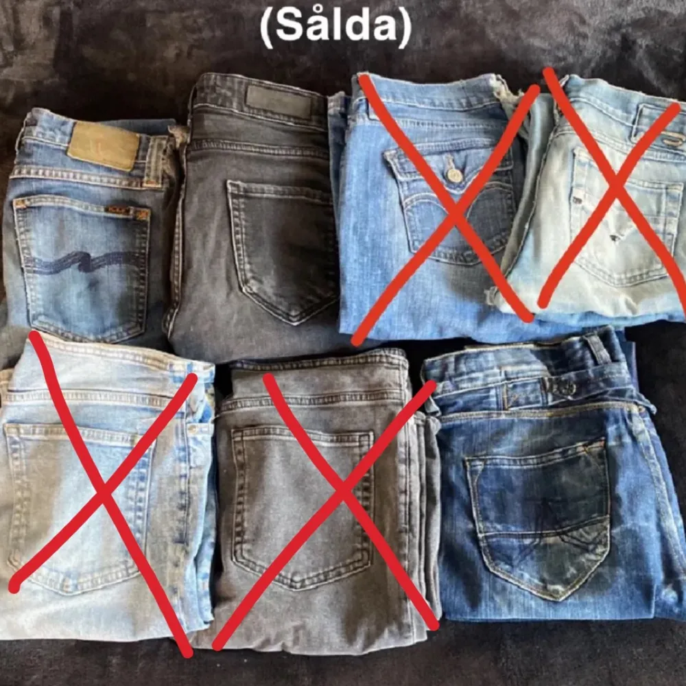 ALLA JEANS FINNS SOM ENSKILDA ANNONSER 💙 Säljer nu sju par lågmidjade jeans! Från märken som bland annat Levis, Nudie och Zara. De flesta är bootcut men har även rakare.  💙 Hör av er vid frågor. . Jeans & Byxor.