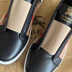 Burberry skor - Aldrig använda 