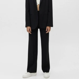 Kostymbyxor  - Säljer kostymbyxor från pull and bear som inte används längre