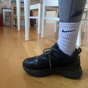 Oanvända skor - Helt oanvända skor i storlek 40. Väldigt snygga. Pris+frakt