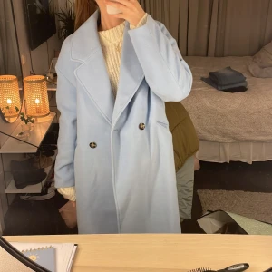 Kappa - Super fin blå kappa från HM. Använd 1 gång! 💖