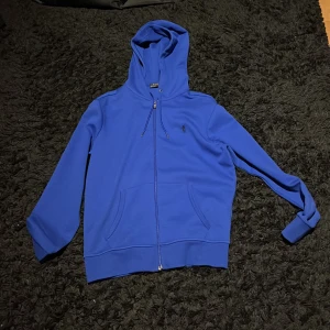 Ralph lauren zip hoodie - Jättefin ralph lauren hoodie som är köpt i spanien och svår att få tag på i svergie, köptes i sommras och är använd fåtal gånger. Nypris 1500