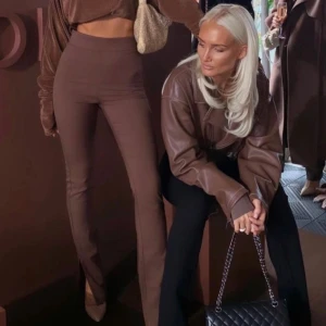 Bianca x Nelly kostymbyxa - Så snygga kostymbyxor från Bianca ingrossos kollektion för Nelly!! Tyvärr för små för mig