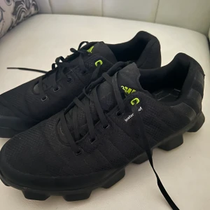 Adidas skor str44 - Frächa adidas waterproof skor storlek 44  9/10