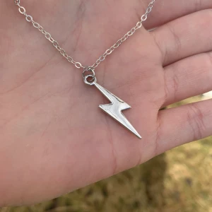 Smycken 💞 - Fina egengjorda smycken💞  Halsband: 45 kr st + 13 kr frakt  Lyckoängel: 20 kr + 10 kr frakt. (2 för 30 kr)  💞Skriv privat via intresse💞