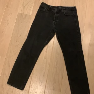 Jack and Jones Chris Jeans - Loose Chris Jeans från Jack and Jones knappt använda storlek 33,32