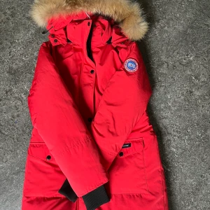 Canada goose  - Knappt använd. Jätte fint skick