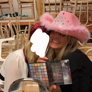 Cowgirl hatt - Cowgirl hatt som användts en gång under halloween!