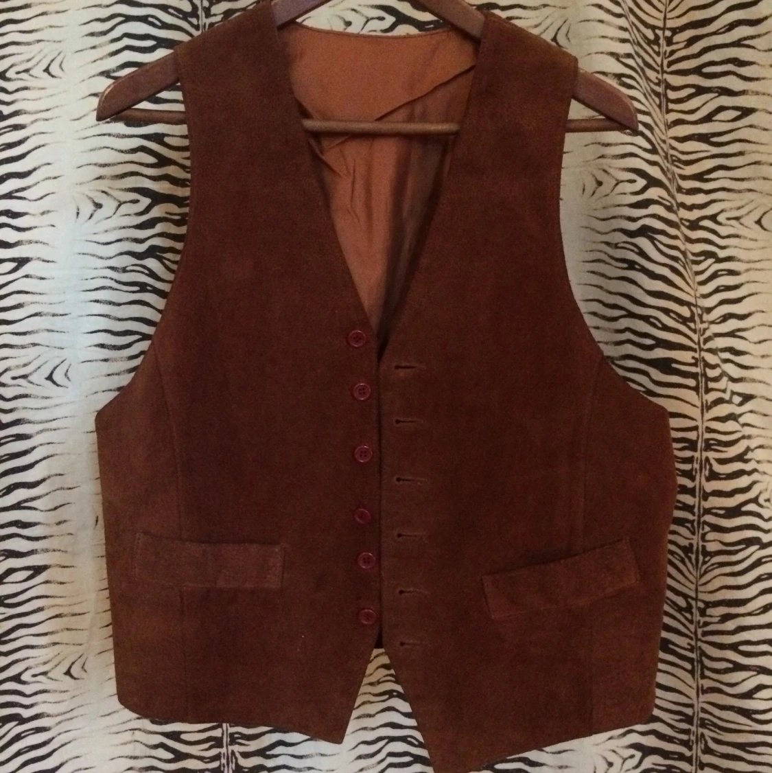 Brun mockaväst