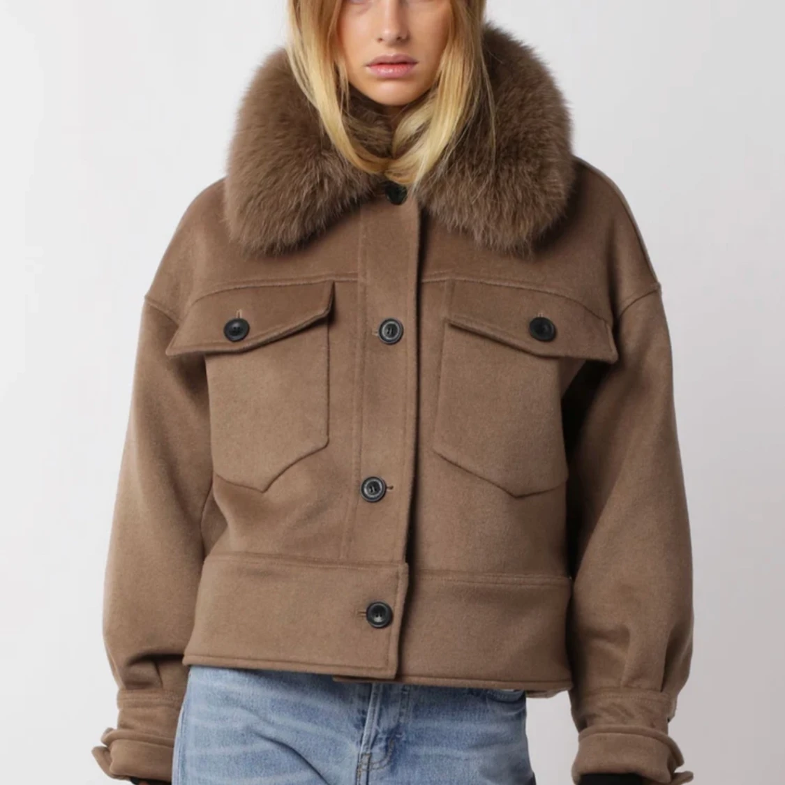 Slutsåld meotine kappa