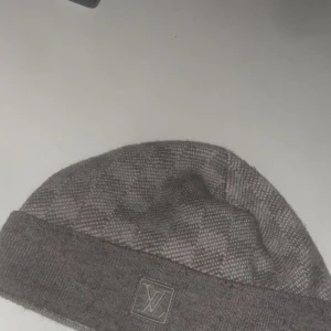Lv mössa - Säljer min lv mössa för bra pris 