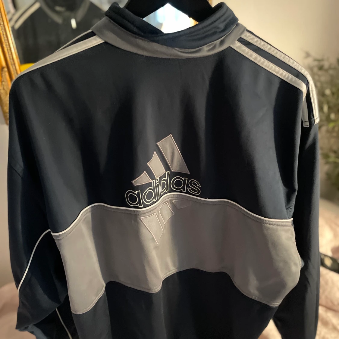 Adidas sport jacka/sweatshirt  - 90