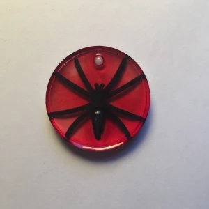 spindel hänge - Handgjort spindelhänge som passar till halsband mm. Frakt 13kr