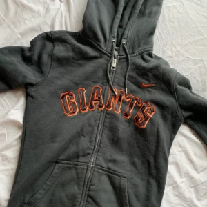 SÖKER - Söker denna i storlek xs lånad bild