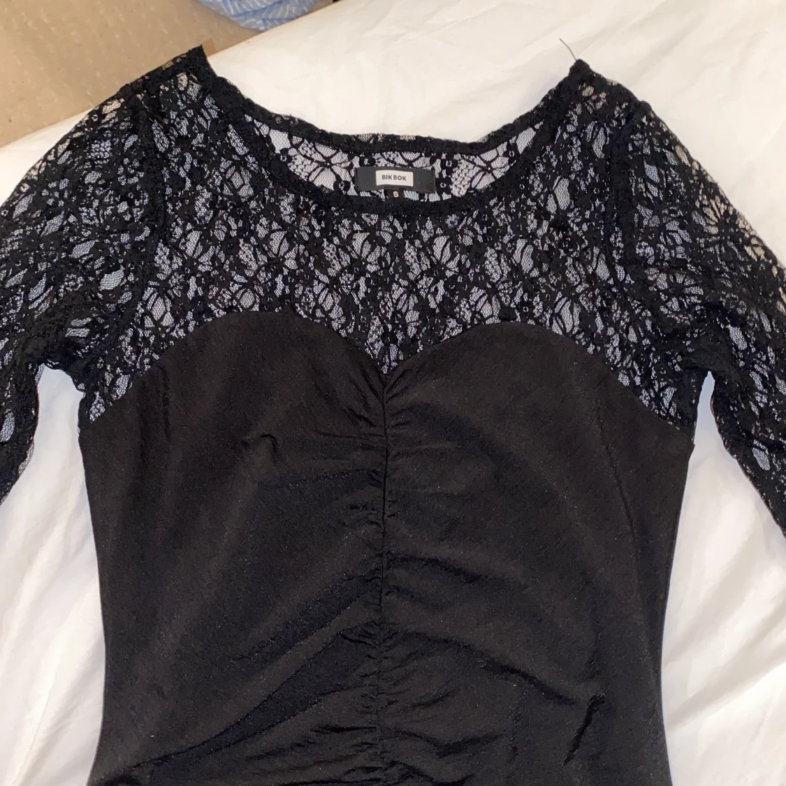 fest klänning från bikbok - 90