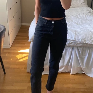 Svarta jeans - Svarta jeans från nakd i stl 38💖☺️