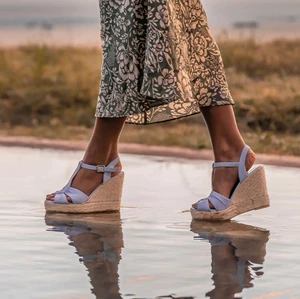 Espadrill Blanes 576 | Blå Mocka - Espadrill med kilklack från CC Shoes. Helt nya och oanvända, endast provade. Priset kan diskuteras 