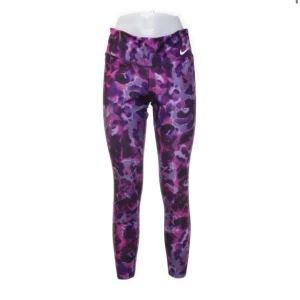 Nike M - Riktigt bra skick fortfarande!  Säljer mer tights, köp fler så kan vi diskutera priset!