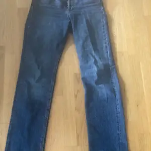Högmidjade Jeans från Zara väldigt sköna och i riktigt bra skick