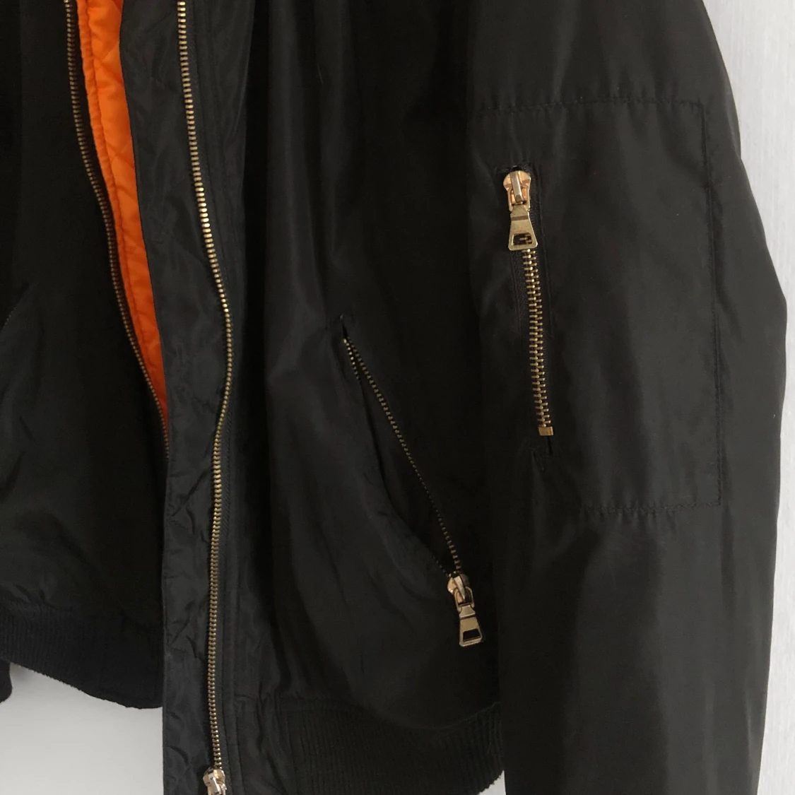 Svart bomberjacka - 91