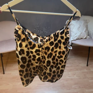 Leopard-linne stl L - Leo-linne från shein som aldrig är använt. 