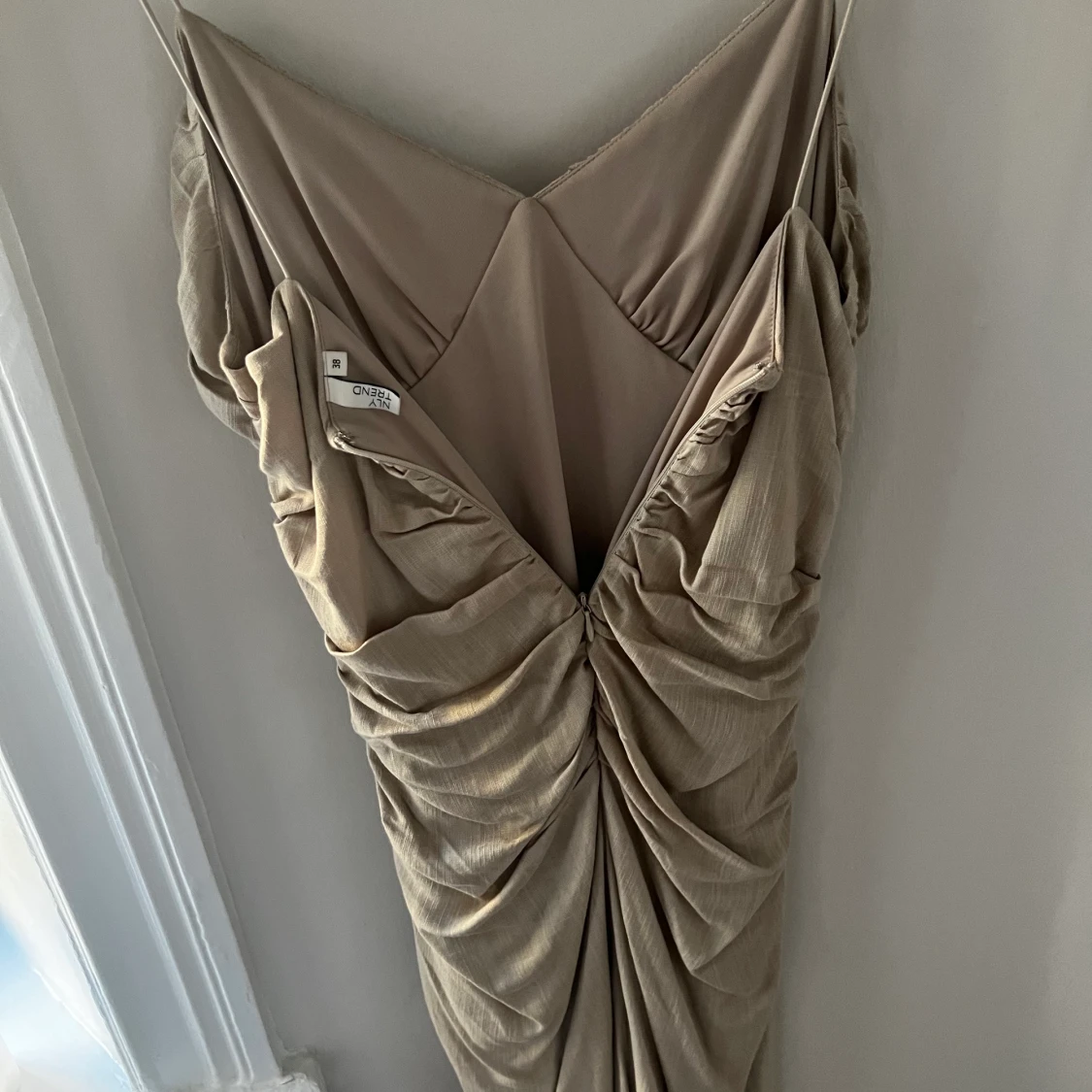 Beige långklänning  - 90