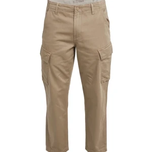 Levis byxor - Tjena. Ett par nya cargobyxor från Levis köpta för 1000kr. Prislapp fortfarande på byxorna. Möts gärna upp 