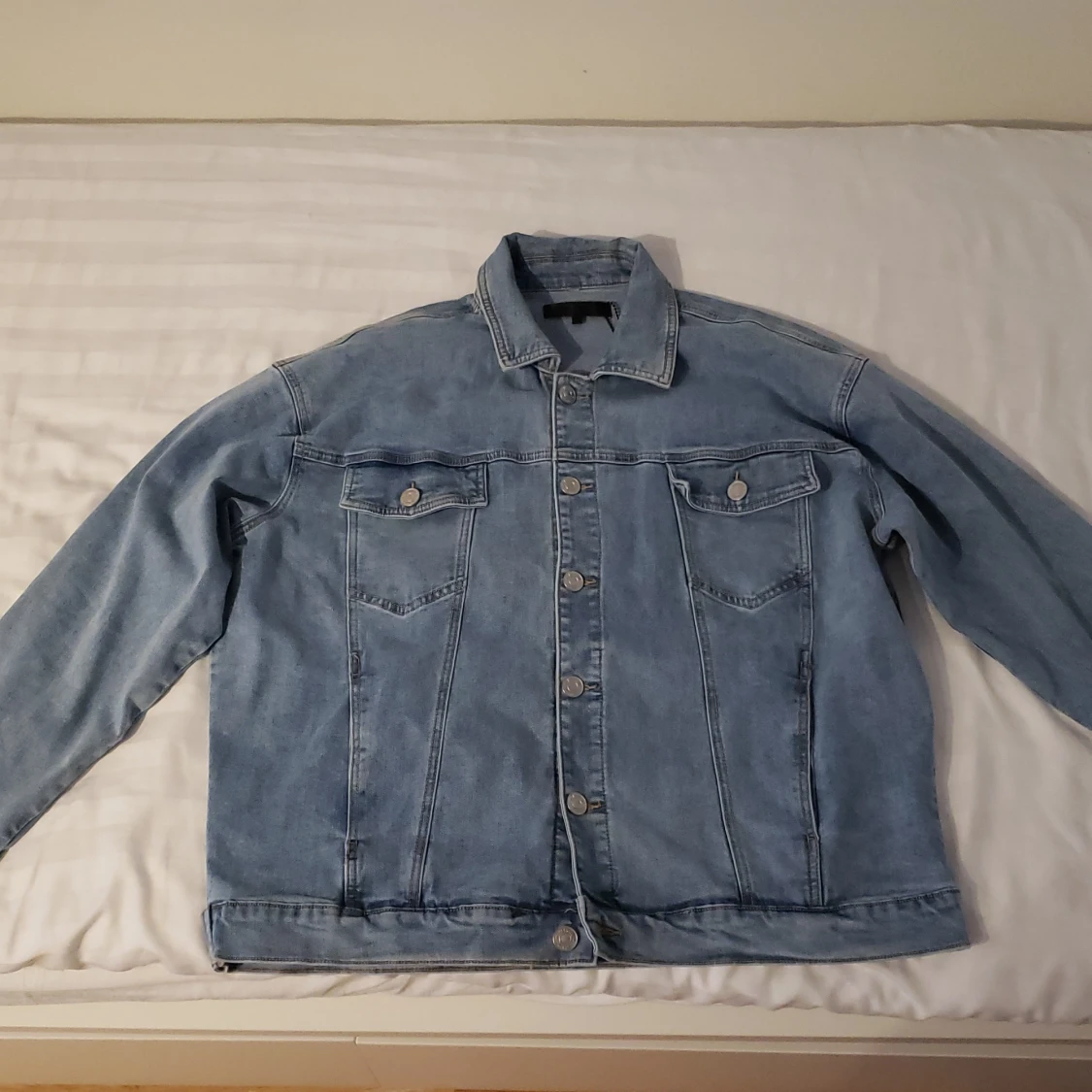 Jeansjacka - Ljusblå (Mennace)