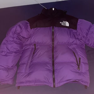 The North Face vinterjacka  - Storlek S frakt ingår har änvänts under en halv vinter men är så gott som ny