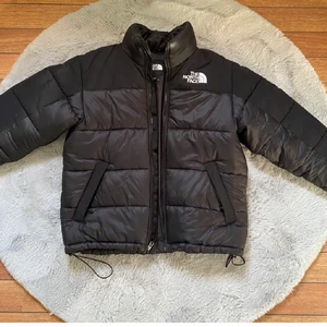 The north face jacka  - Snygg the north face jacka i storlek M. Helt ny, inga hål eller fläckar. Säljer pågrund av stor storlek.   
