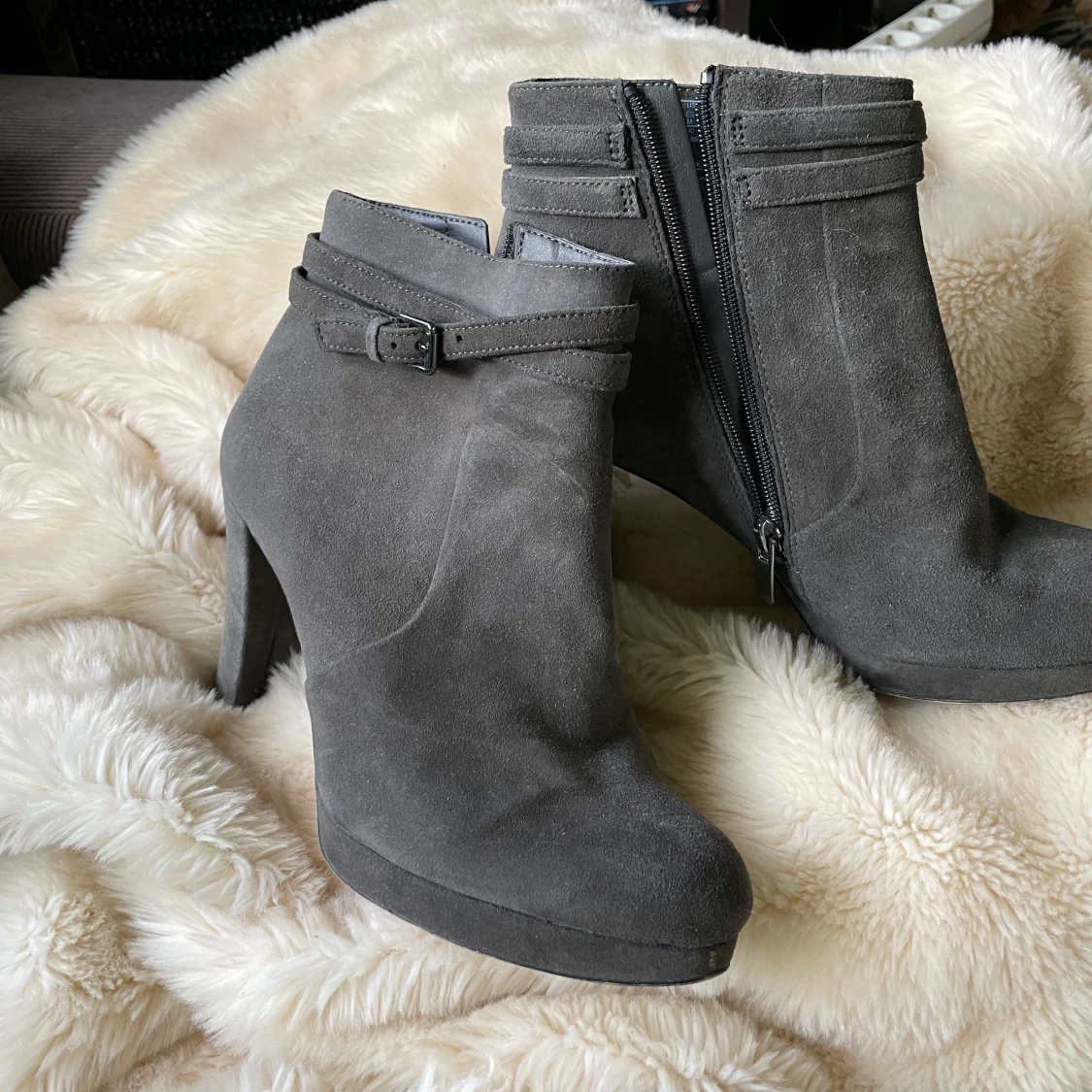 Stövletter i mocka  - 90