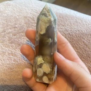 Kristal torn blomsteragat - Jätte fint blomsteragat torn säljer pågrund av att jag har tappt intresset.