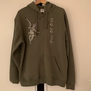 One Of One  - Felfri Inga fläckar  Storlek L  Cond 9/10 Köpare står för frakt 