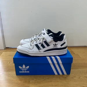 Adidas Forum  - Hyfsat bra skick, kommer ej till användning 