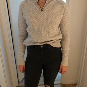 Bondelid tröja  - Fin grå tröja som passar s-l. Sitter åt lite i armarna för mig tyvärr 