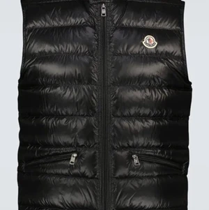 !!SÖKER!! moncler gui i barnstorlek 14a eller xxs. - skriv jättegärna om du har en moncler gui i storlek 14a eller xxs!!!