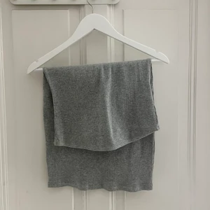 Bandou klänning - Grå klänning från HM