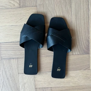 Skor slip-in - Slip ins från H&M. Aldrig använda 