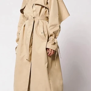 Trenchcoat - Oanvänd med lappar kvar, storlek 36