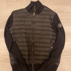 Moncler jacka - Helt ny!