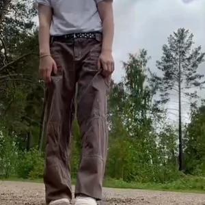 Cargopants? - Bruna, strl 40 men jag har klippt av dom. Märket är: FRN by fransa