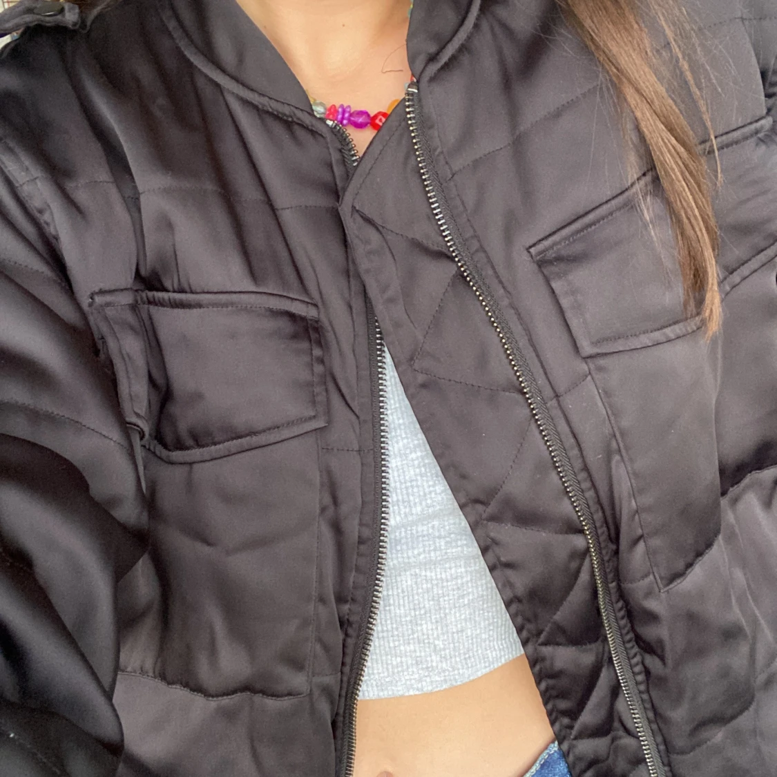 Svart bomberjacka i sidenliknande material strl 38 - 90