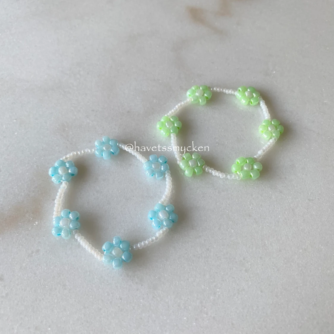 Skimrande pärlarmband 