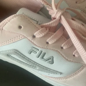 Fila sneakers  - Rosa fila sneakers använda 3 ggr stl 39 